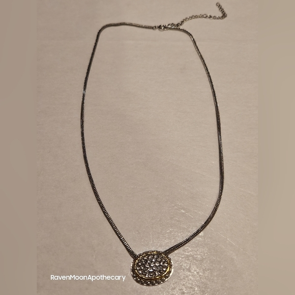 3/15$ BUndle Deal   Very Adorable Charm Necklace - Picture 1 of 6